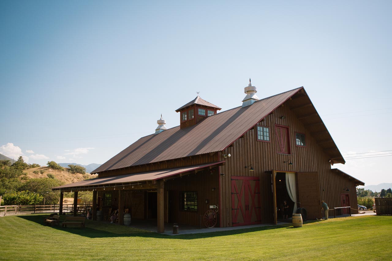 Exterior view of Quiet Meadow Farms rustic wedding barn.